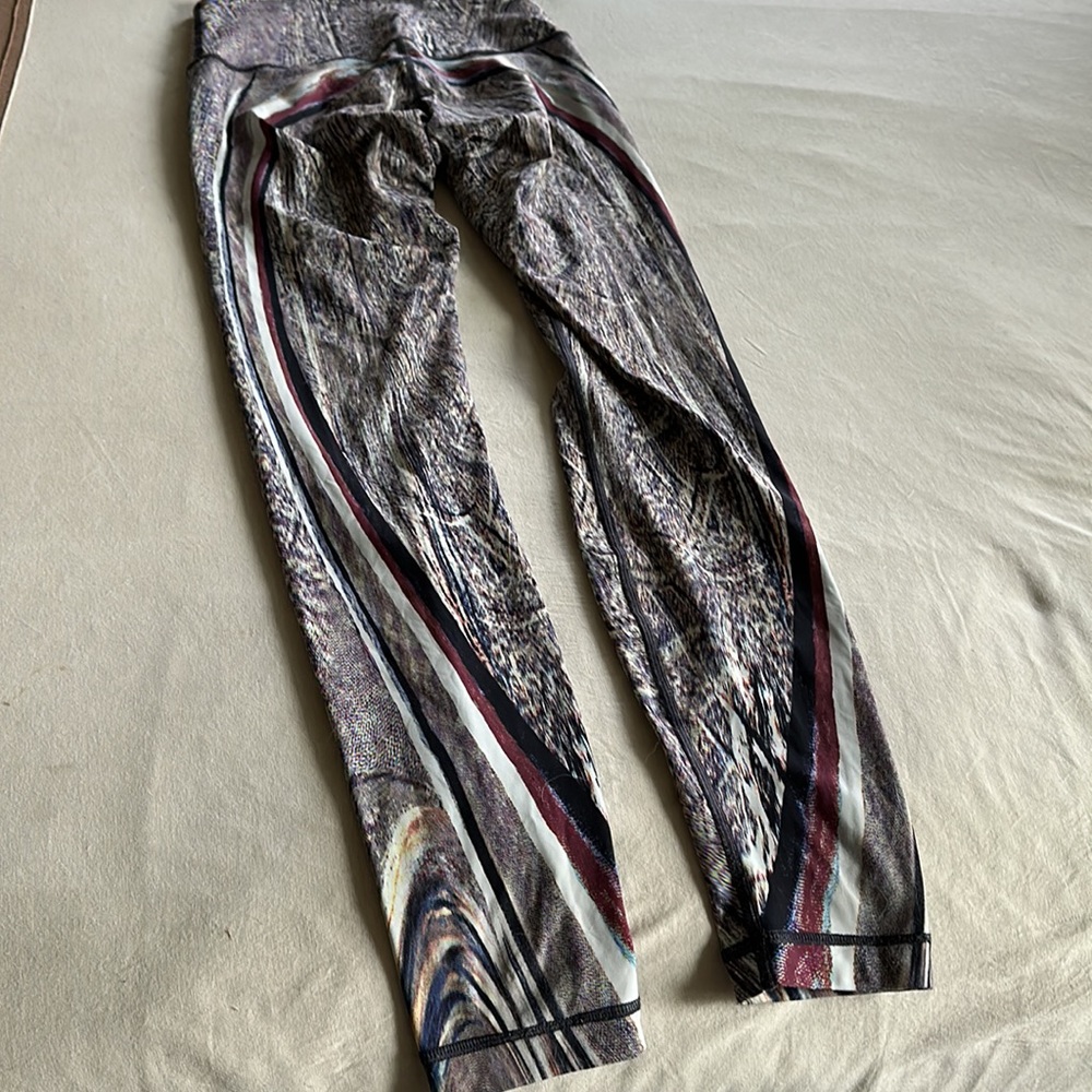 Lululemon size 6 leggings - Picture 5 of 5